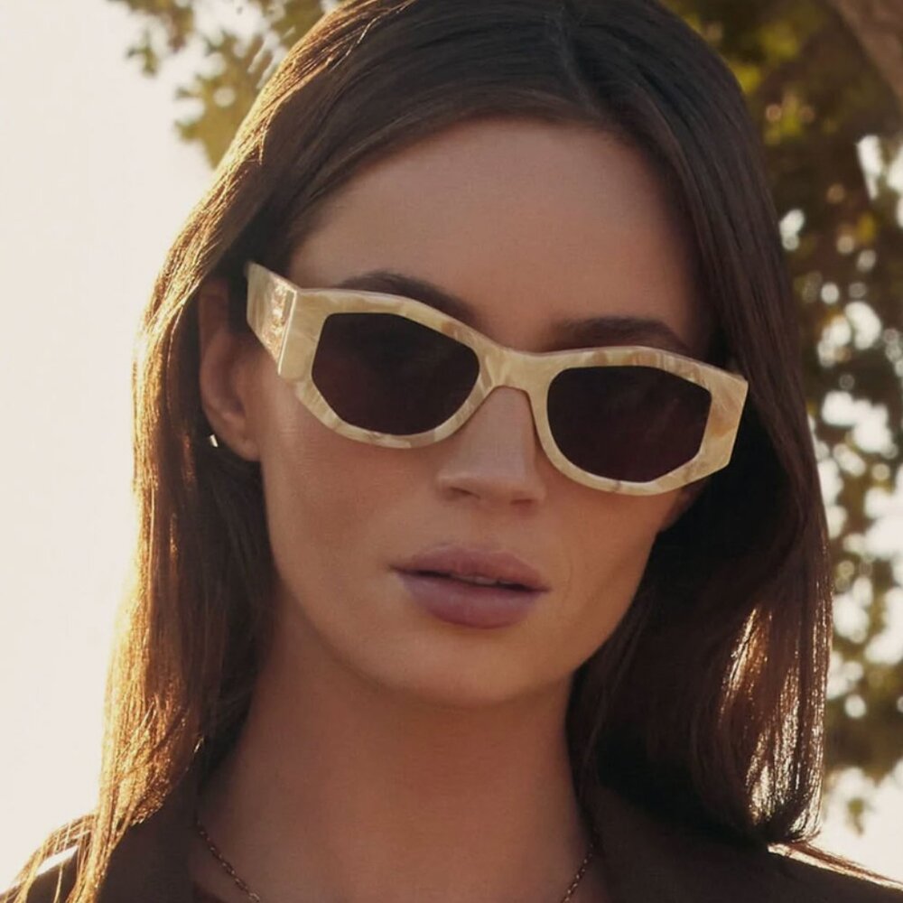 Diff Sunglasses Zoe Milk-N-Honey new in case